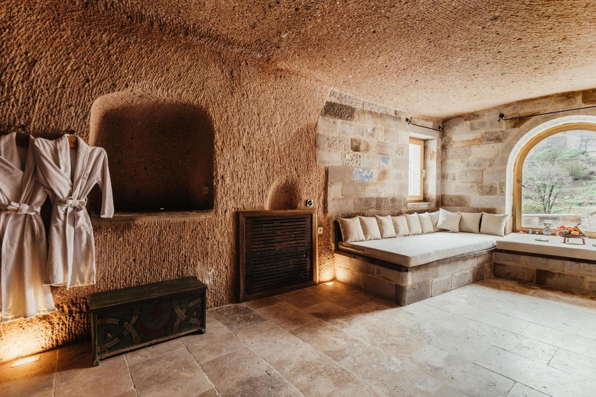 Millstone Cave Uchisar